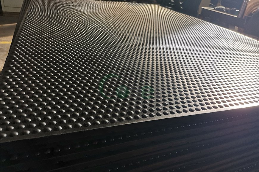 Hammer cow mat