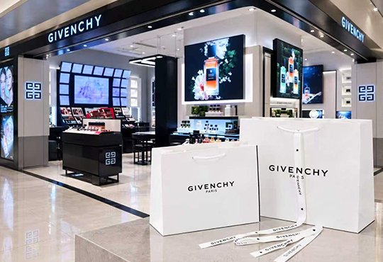 GIVENCHY