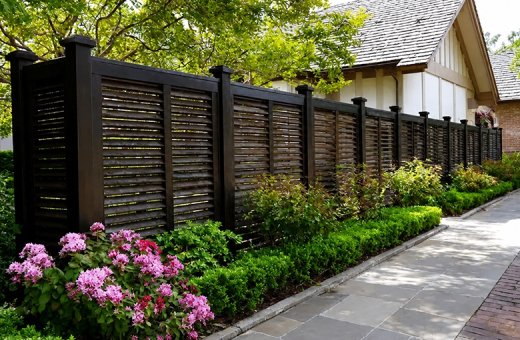 Garden Privacy Louver Fence — Country Estate, Adjustable Blade Design