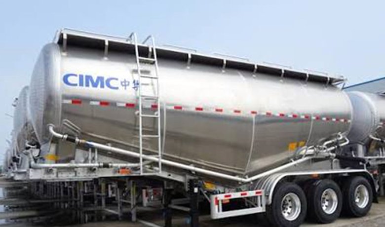 Semi-remorque citerne à 2 essieux pour le transport de pulvérulents en vrac