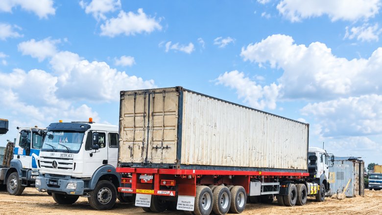 Container semi-trailer logistics transport case